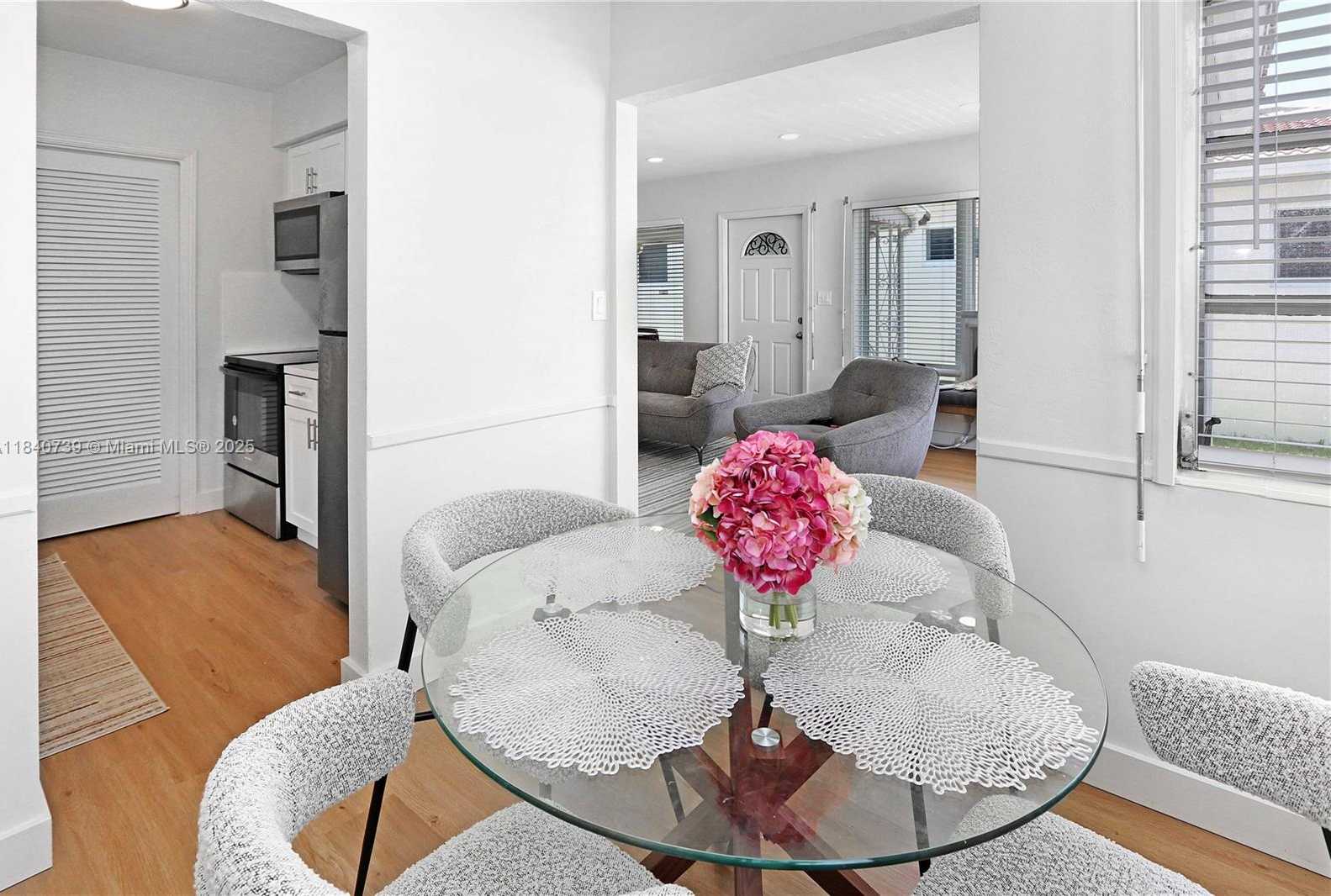 Small Image of 326 VAN BUREN ST #326, Hollywood Number 23