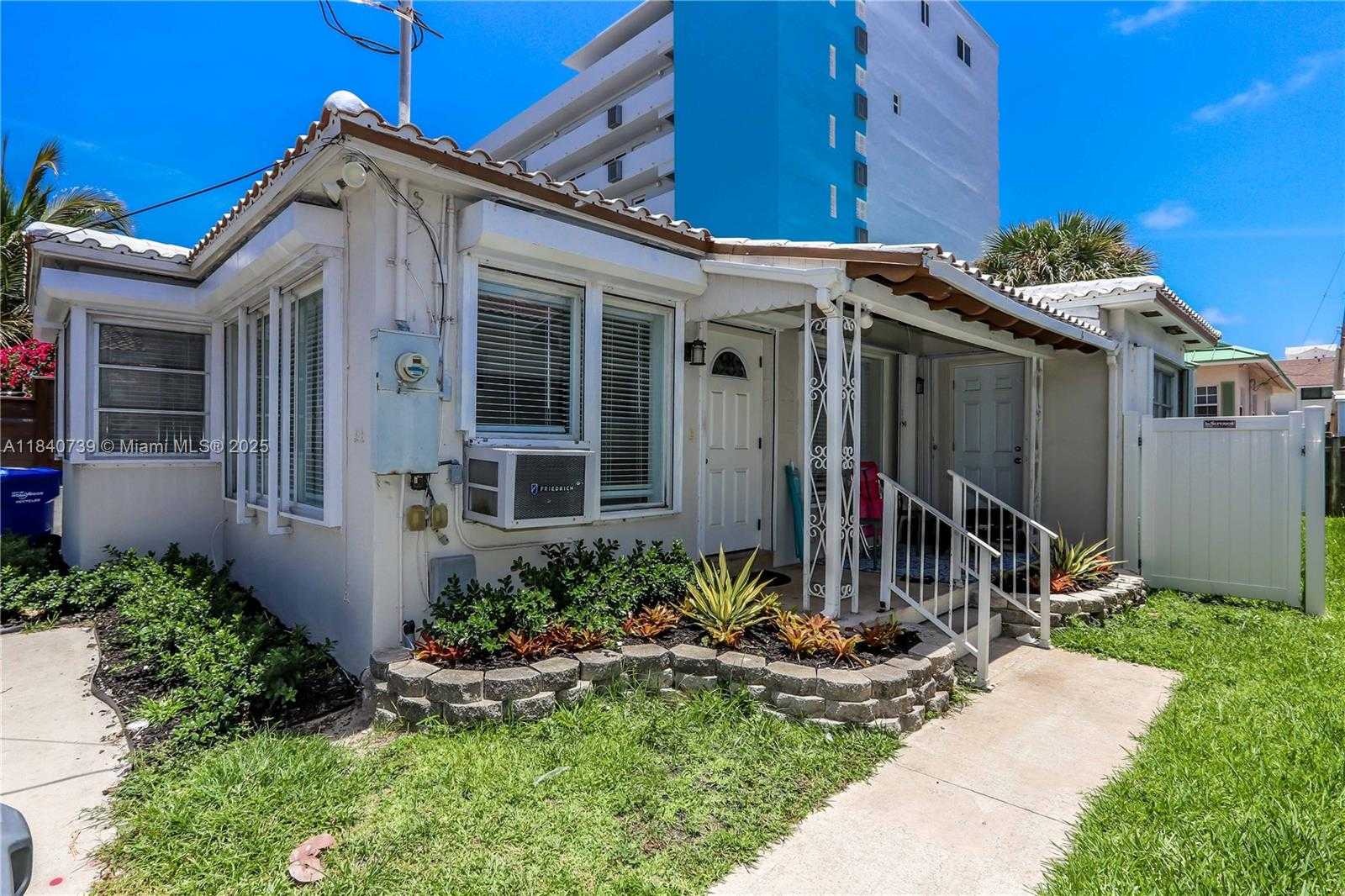 Small Image of 326 VAN BUREN ST #326, Hollywood Number 27