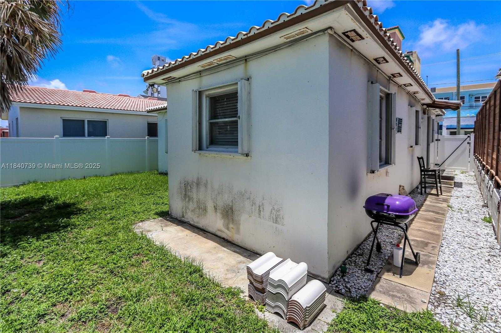 Small Image of 326 VAN BUREN ST #326, Hollywood Number 31