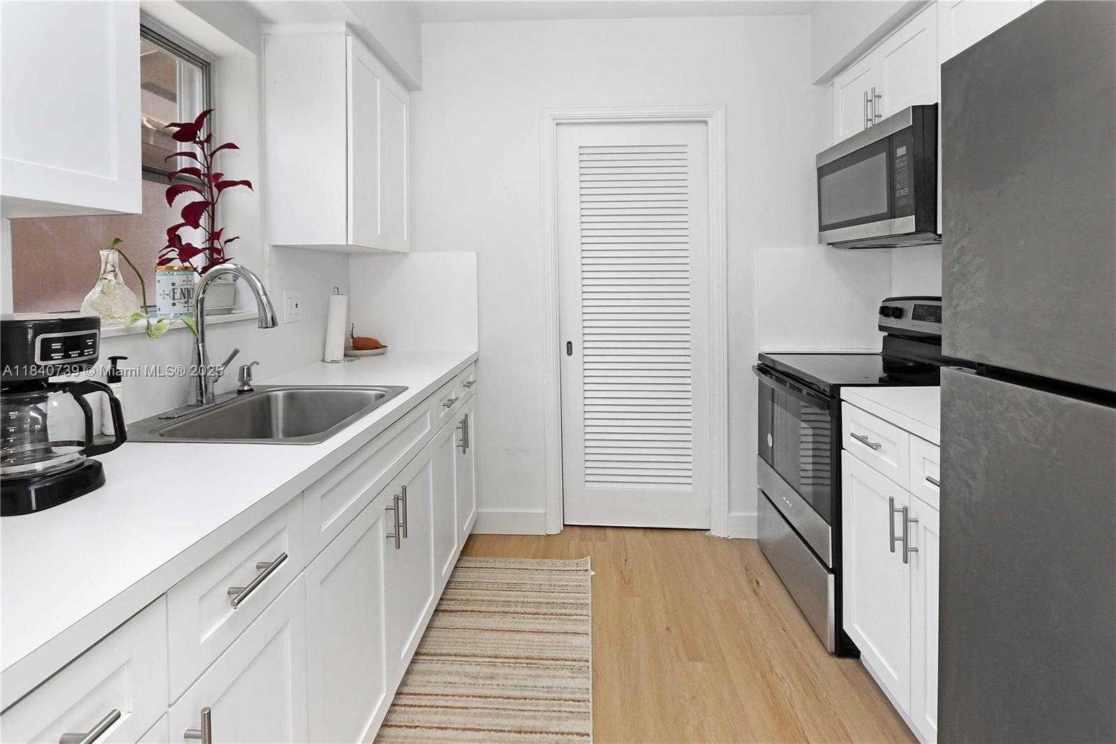 Small Image of 326 VAN BUREN ST #326, Hollywood Number 7