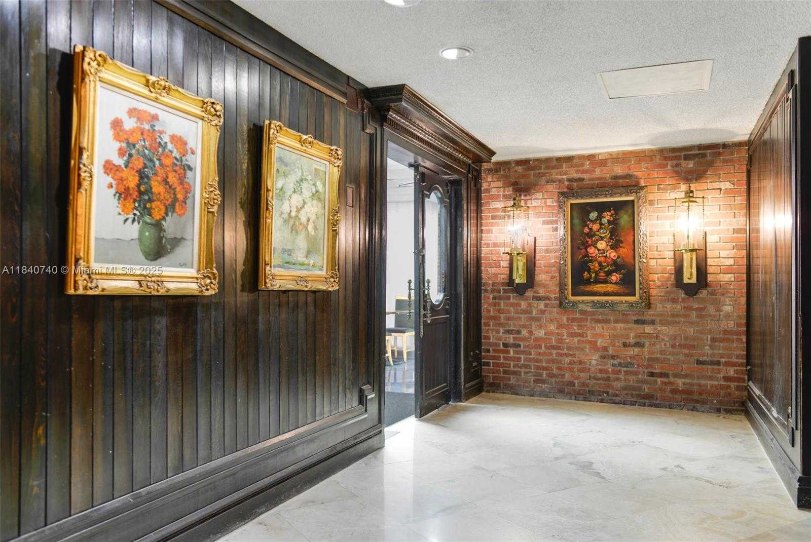 Small Image of 6039 COLLINS AVE #531, Miami Beach Number 15