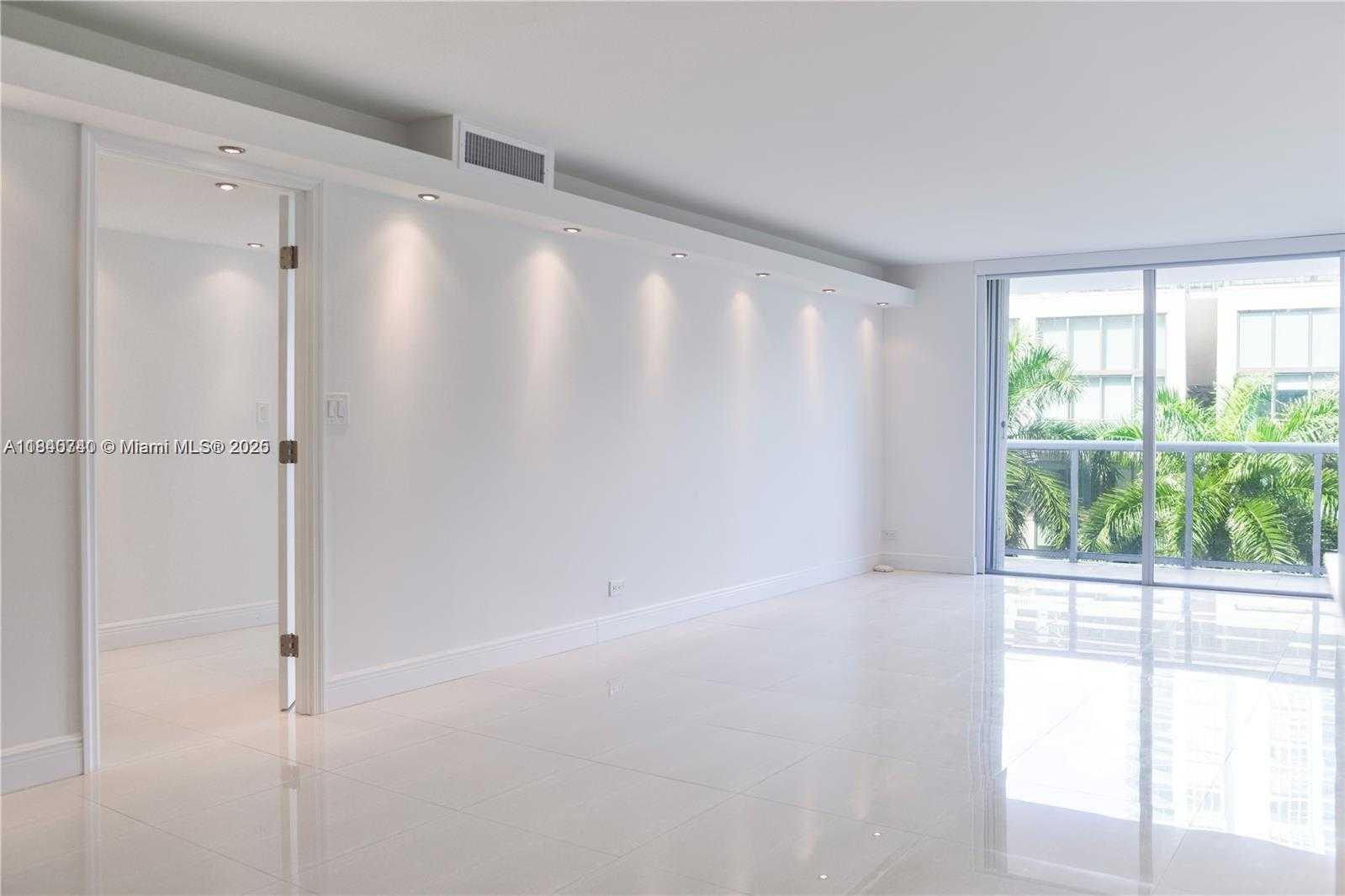 Small Image of 6039 COLLINS AVE #531, Miami Beach Number 3