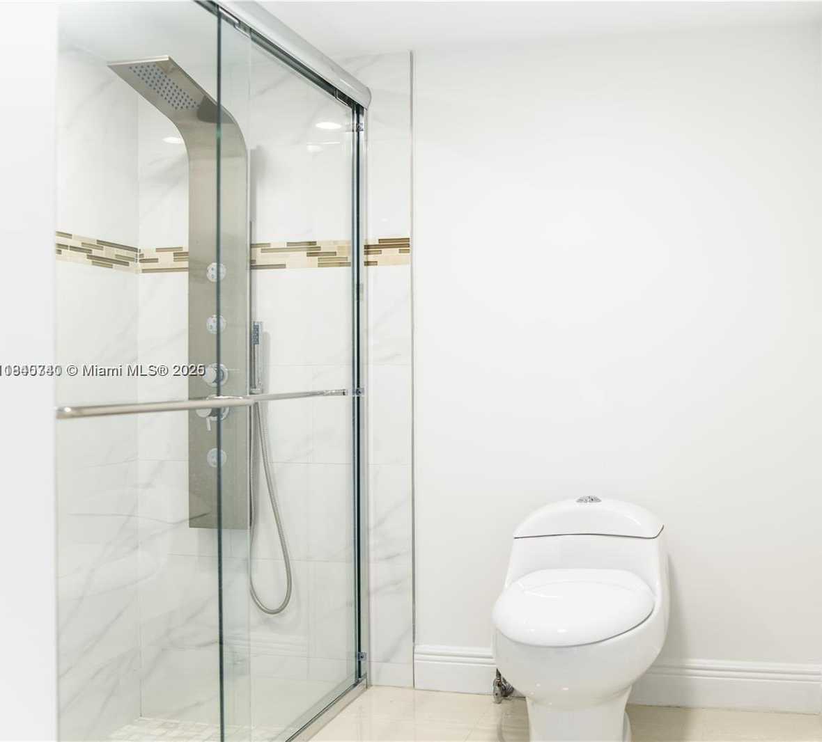 Small Image of 6039 COLLINS AVE #531, Miami Beach Number 5