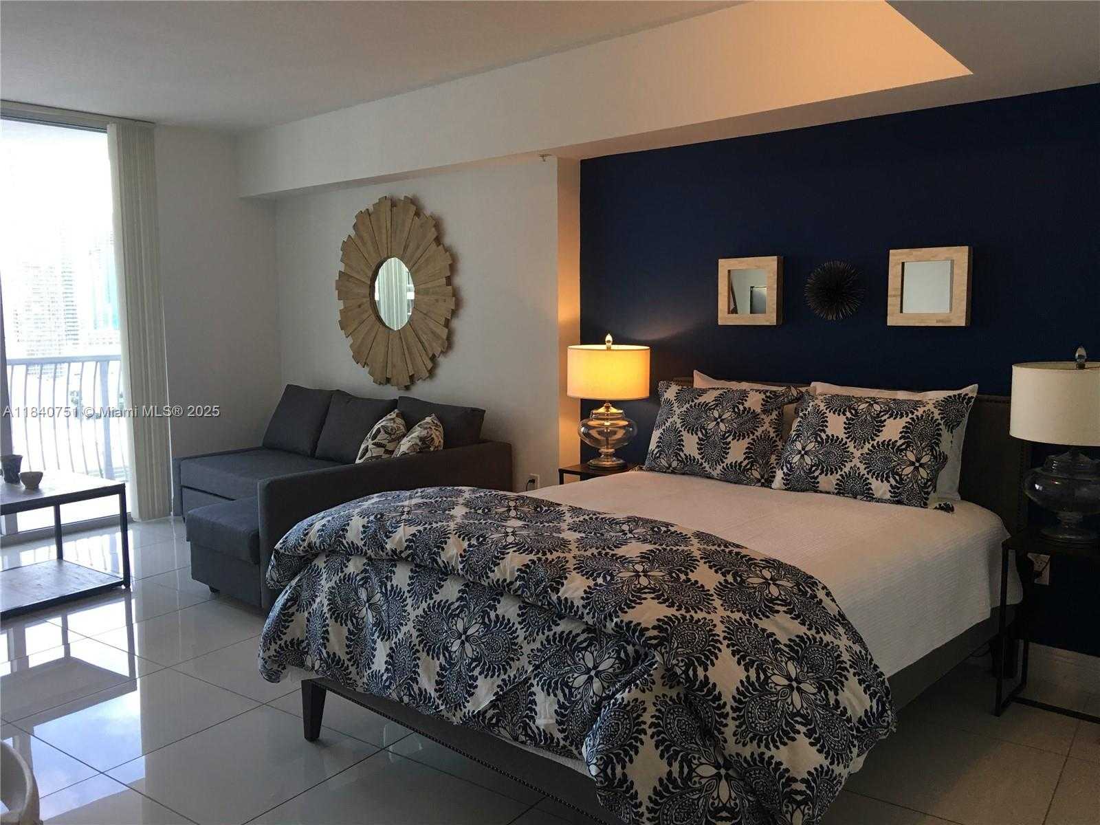Imagen de Pequeño Objeto