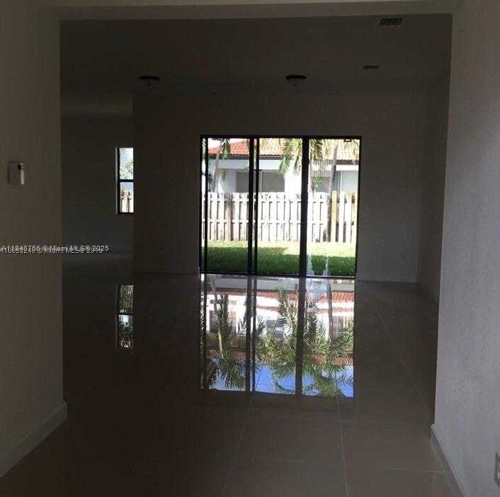 Small Image of 14831 SOUTH WEST 33RD TER, Miami Number 6