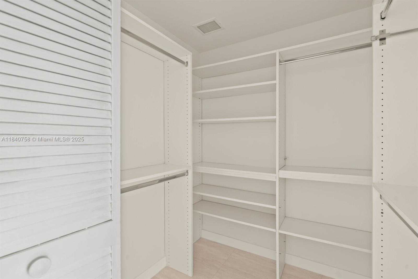Small Image of 19501 WEST COUNTRY CLUB DR #1410, Aventura Number 12