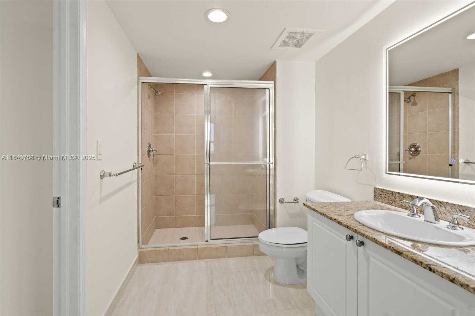 Small Image of 19501 WEST COUNTRY CLUB DR #1410, Aventura Number 16