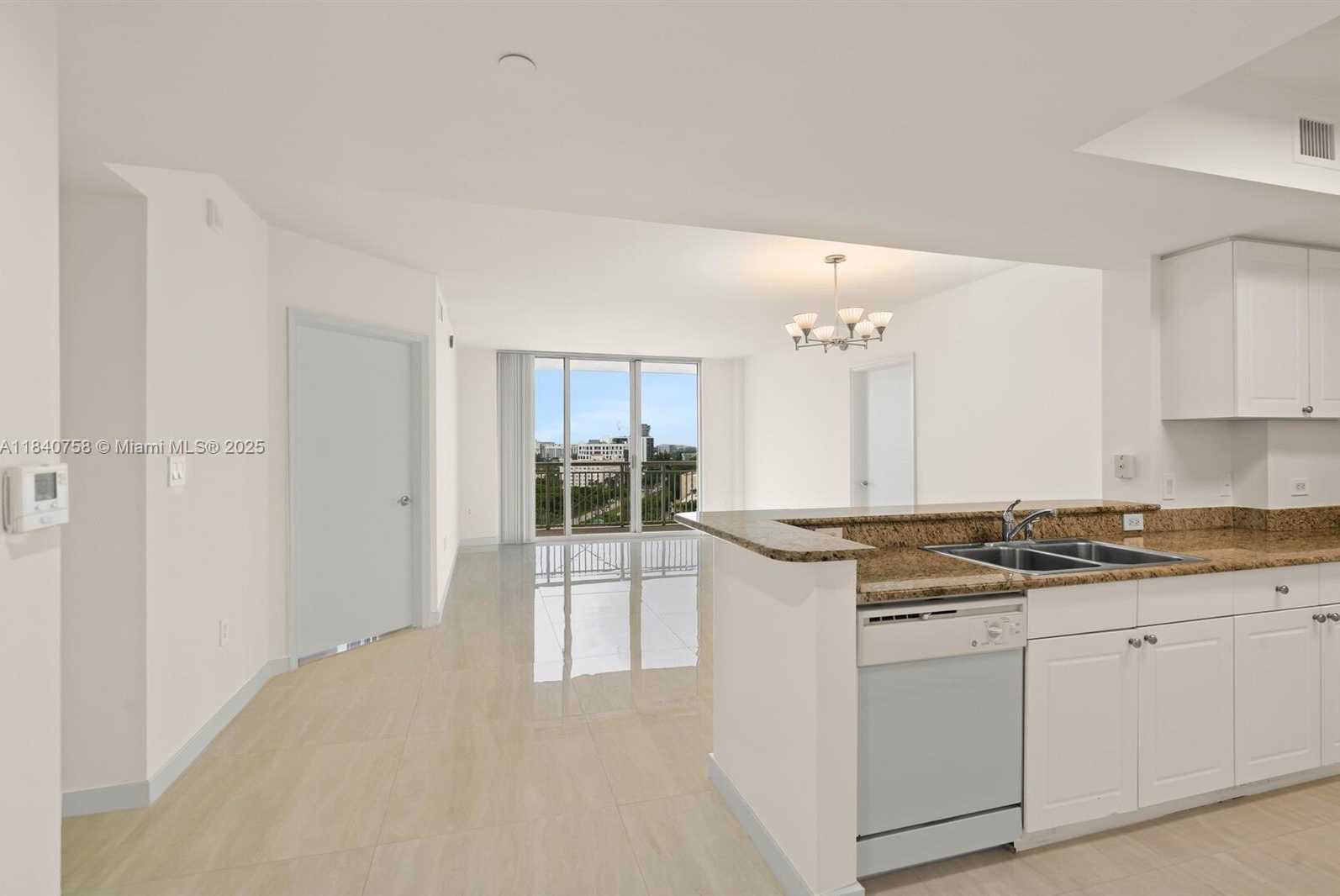 Small Image of 19501 WEST COUNTRY CLUB DR #1410, Aventura Number 2