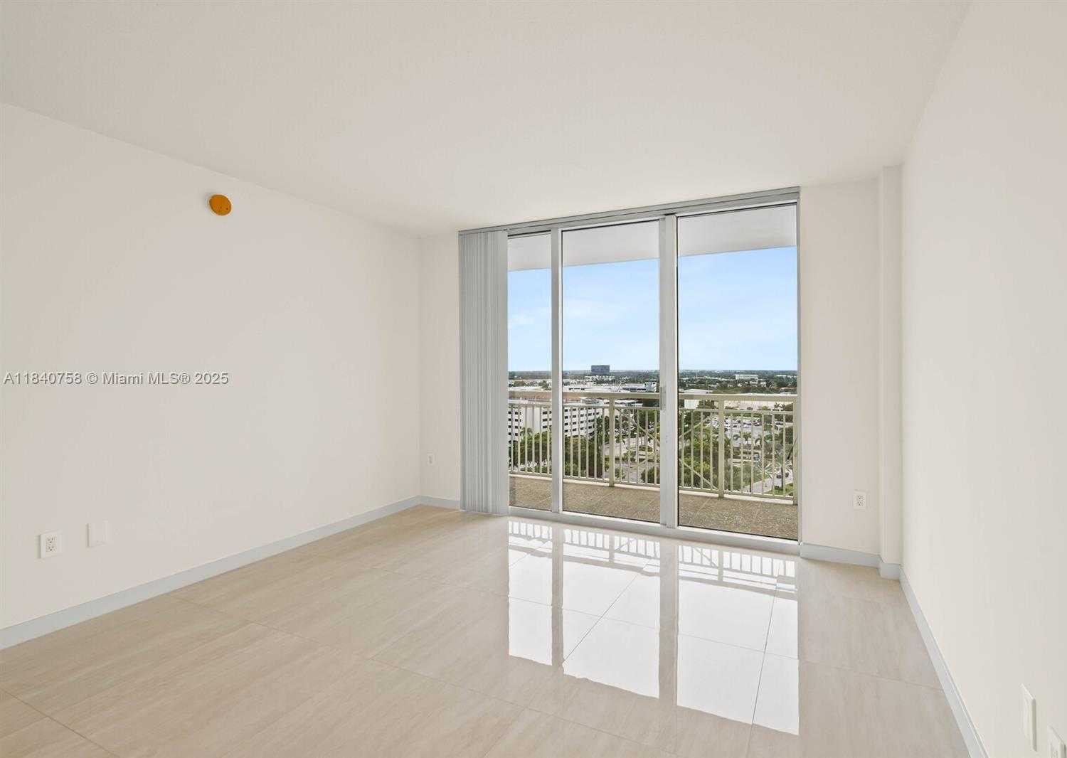 Small Image of 19501 WEST COUNTRY CLUB DR #1410, Aventura Number 3