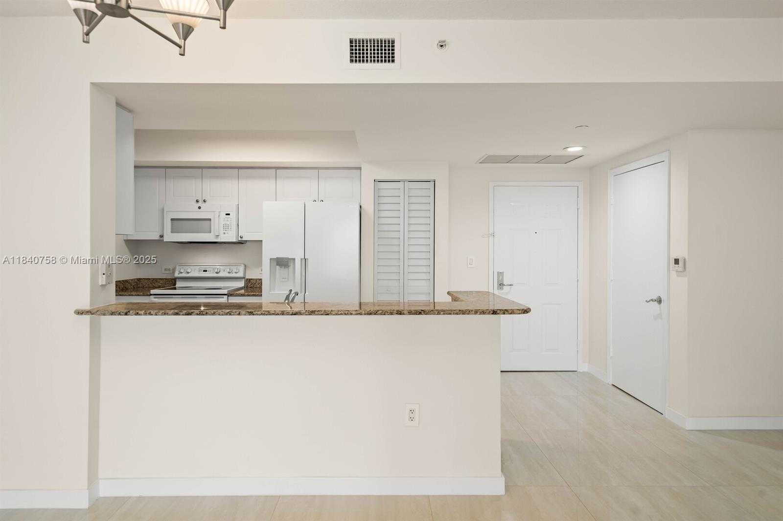 Small Image of 19501 WEST COUNTRY CLUB DR #1410, Aventura Number 6