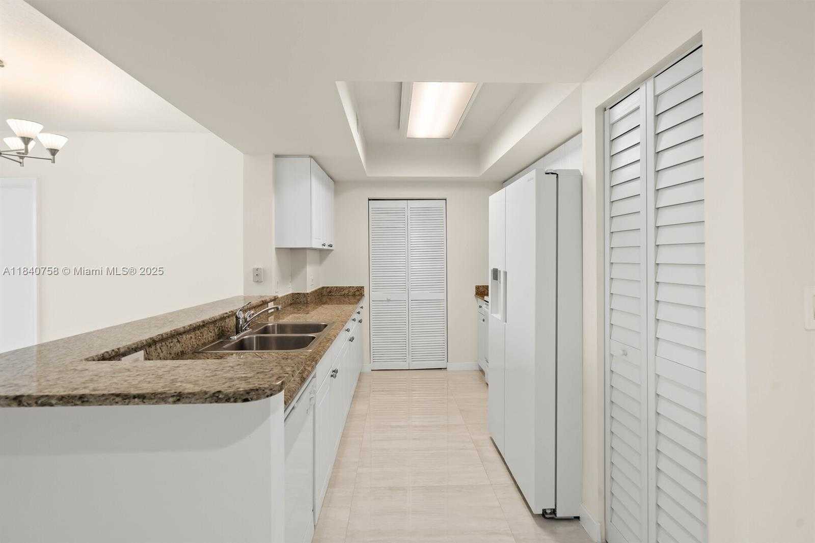 Small Image of 19501 WEST COUNTRY CLUB DR #1410, Aventura Number 8