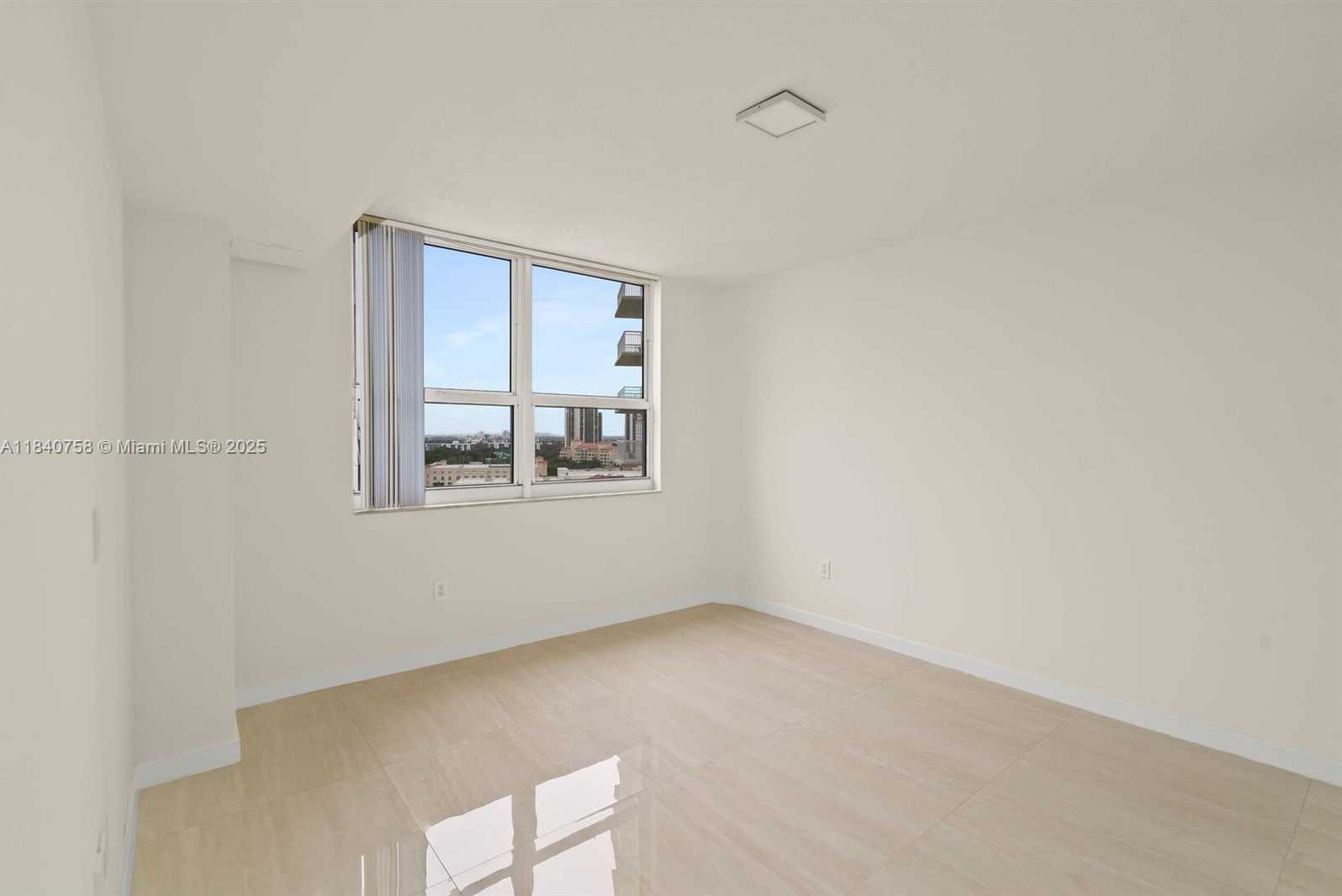 Small Image of 19501 WEST COUNTRY CLUB DR #1410, Aventura Number 9