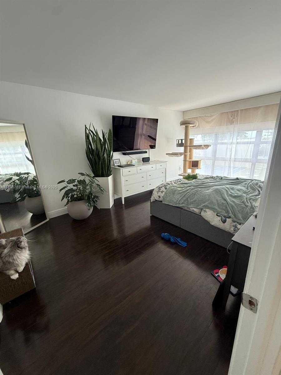 Small Image of 600 NORTH EAST 36TH ST #204, Miami Number 13