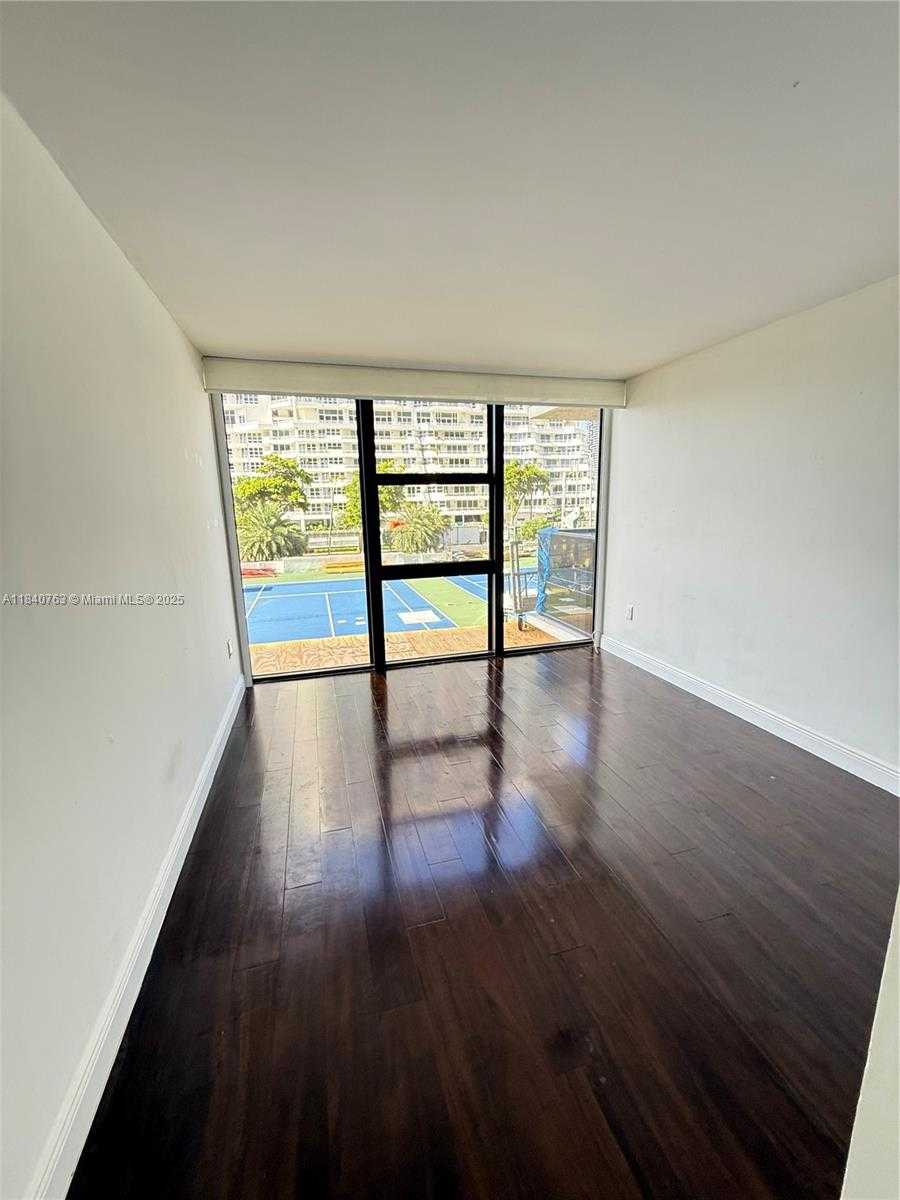 Small Image of 600 NORTH EAST 36TH ST #204, Miami Number 22