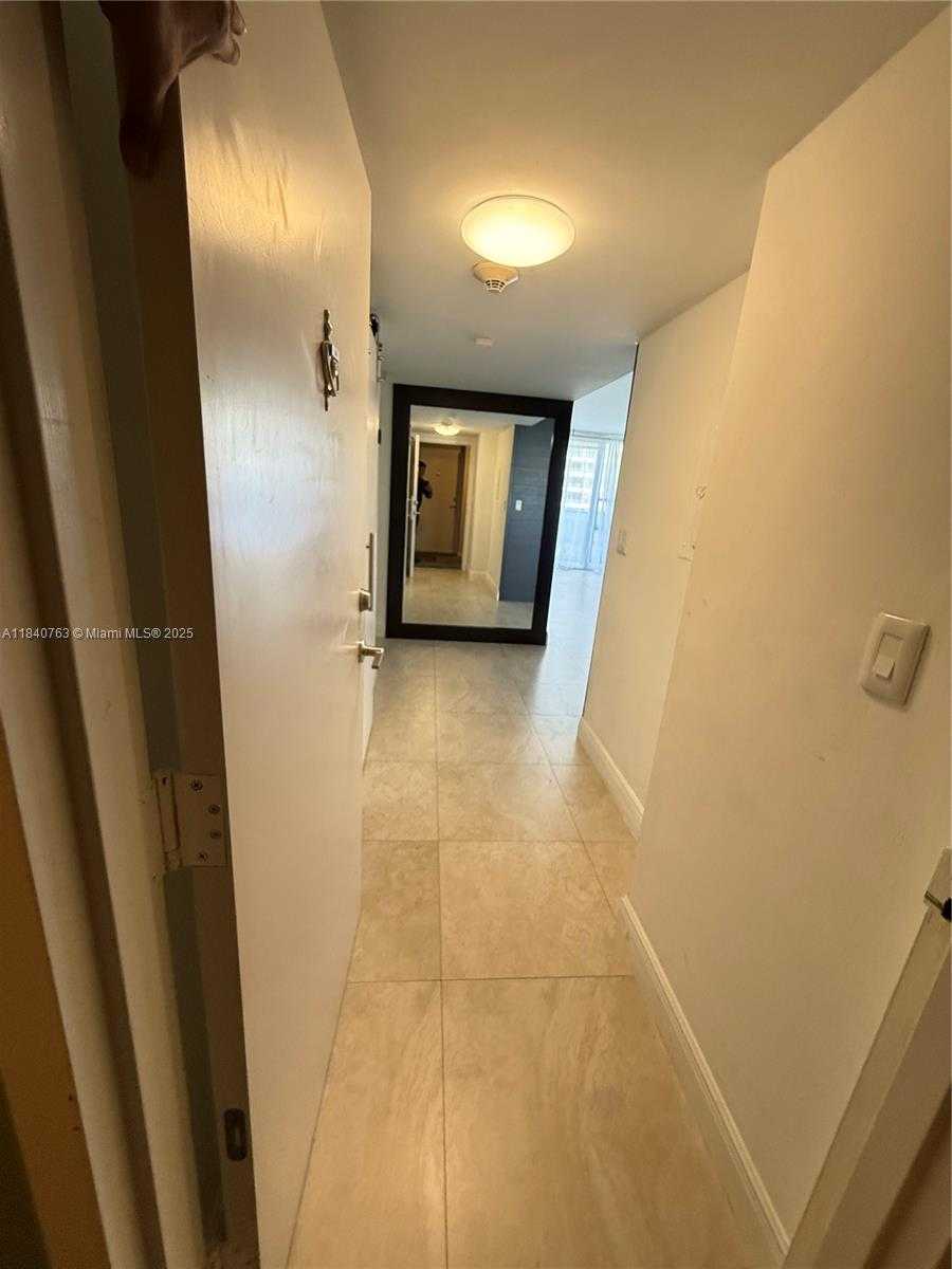 Small Image of 600 NORTH EAST 36TH ST #204, Miami Number 29