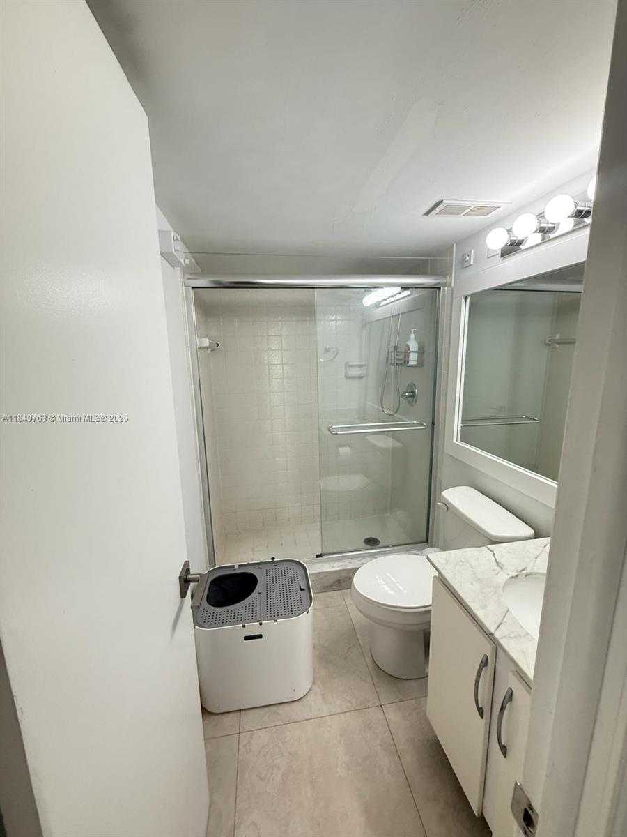 Small Image of 600 NORTH EAST 36TH ST #204, Miami Number 5