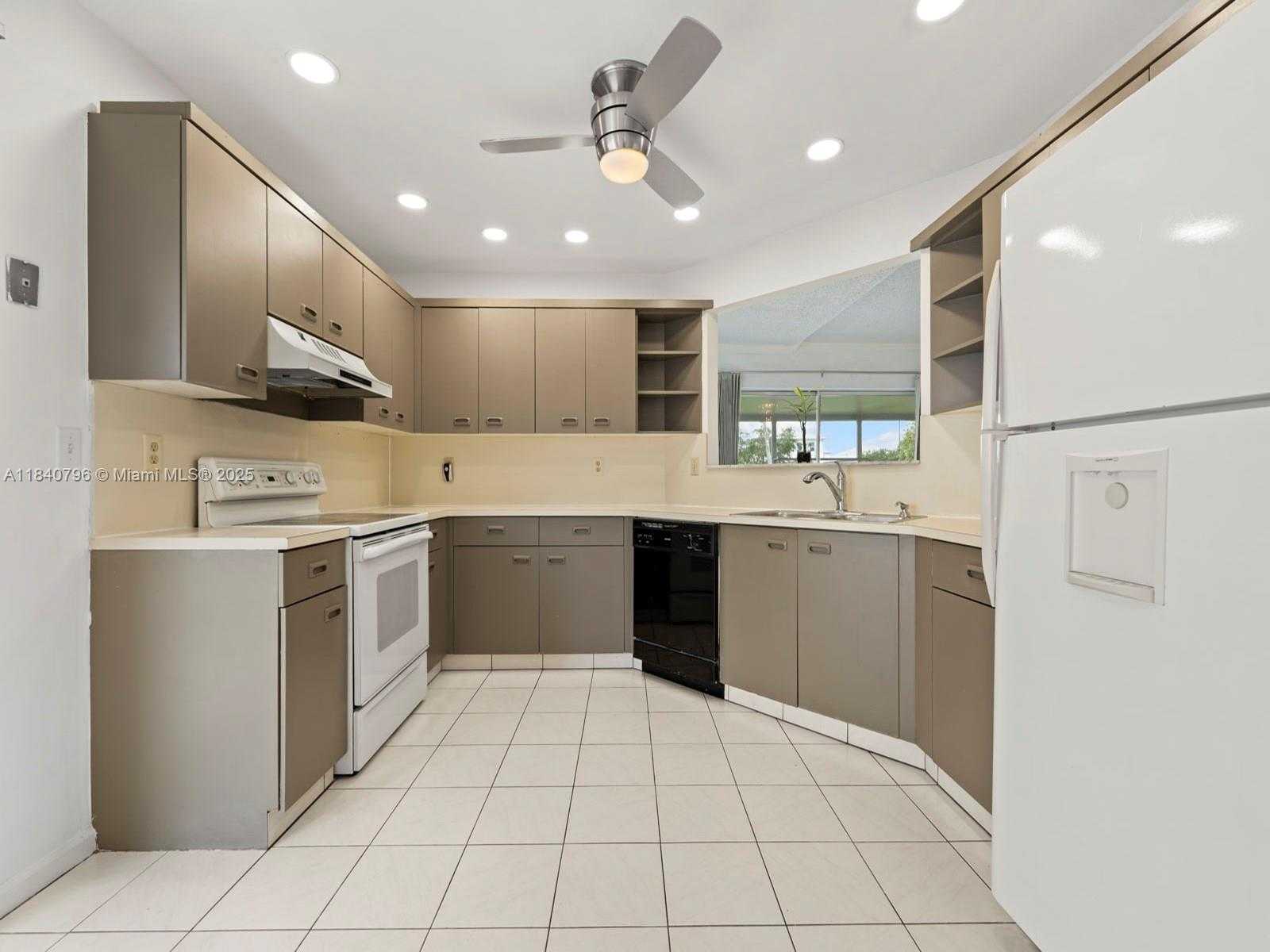 Small Image of 2670 SOUTH EAST 7TH PL, Homestead Number 13