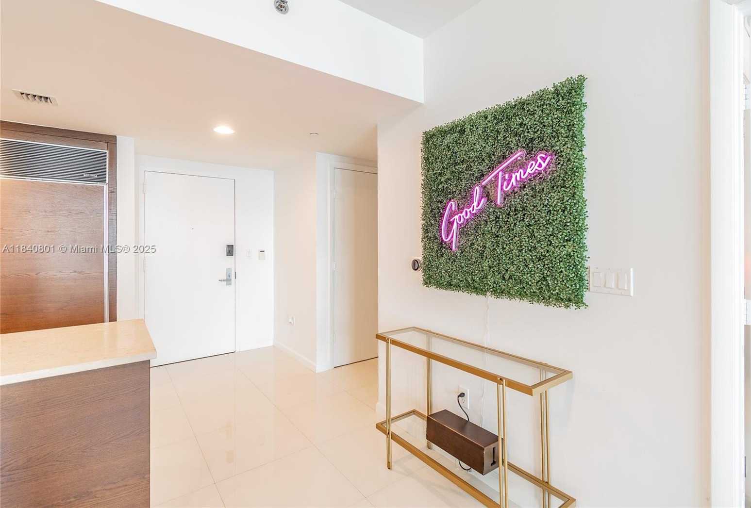Small Image of 485 BRICKELL AVE #2207, Miami Number 11