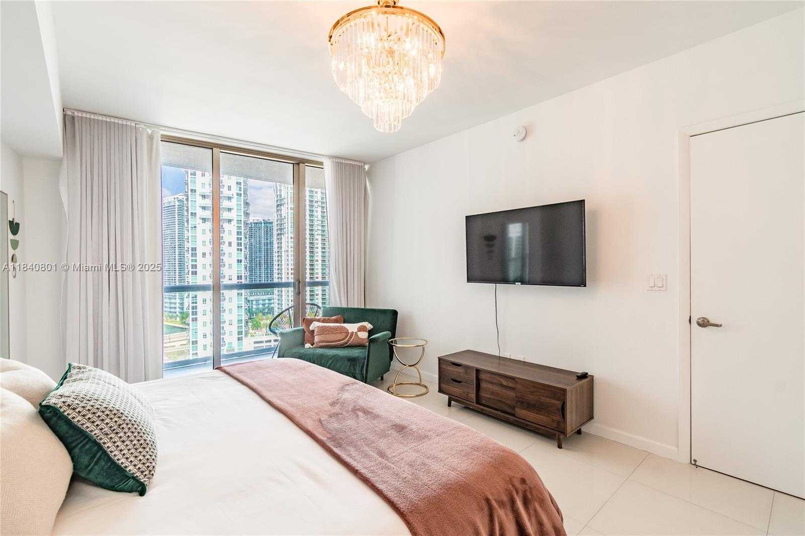Small Image of 485 BRICKELL AVE #2207, Miami Number 13