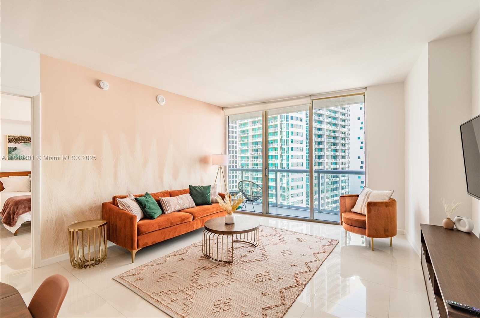 Small Image of 485 BRICKELL AVE #2207, Miami Number 3