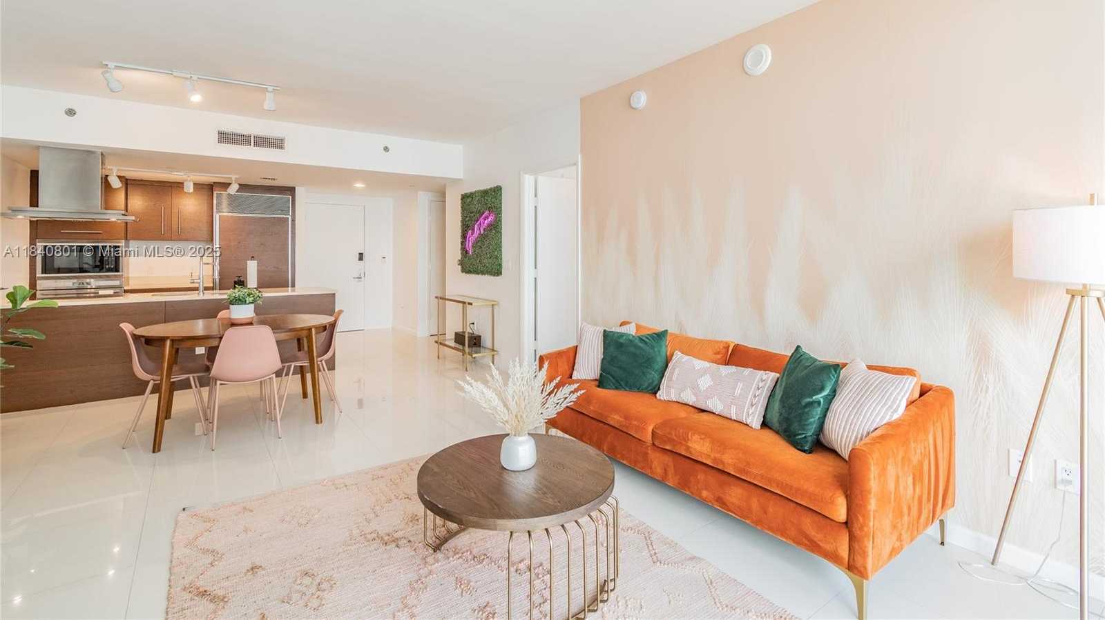 Small Image of 485 BRICKELL AVE #2207, Miami Number 5