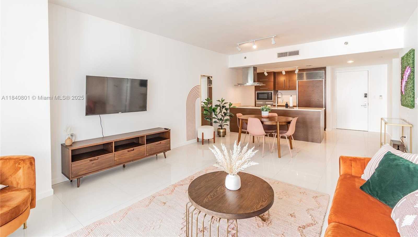 Small Image of 485 BRICKELL AVE #2207, Miami Number 6