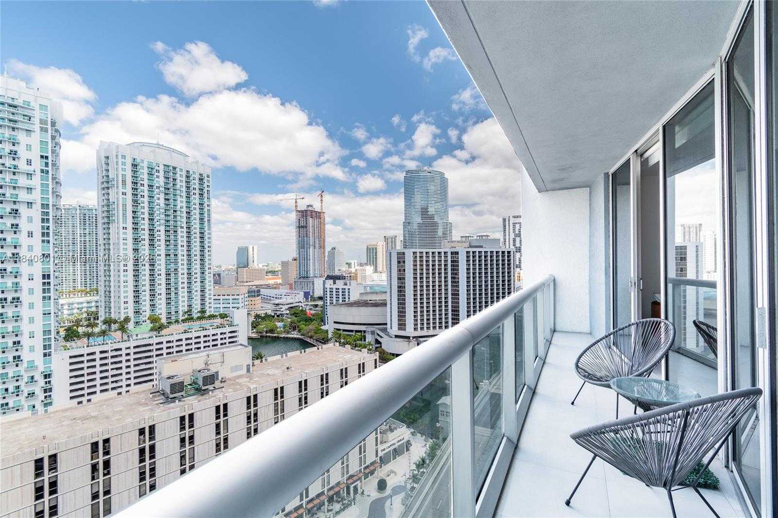 Small Image of 485 BRICKELL AVE #2207, Miami Number 8
