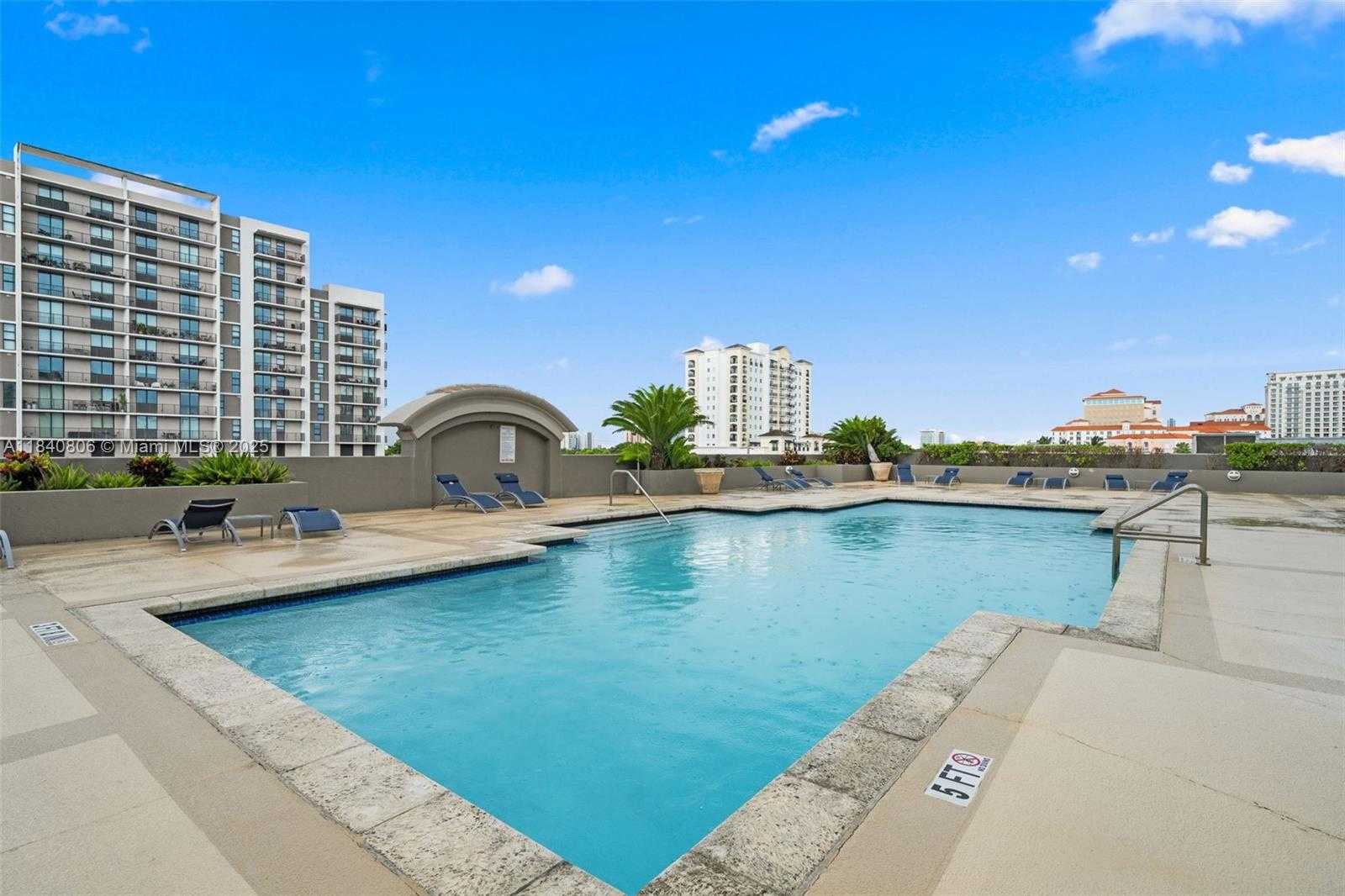 Small Image of 50 MENORES AVE #812, Coral Gables Number 15