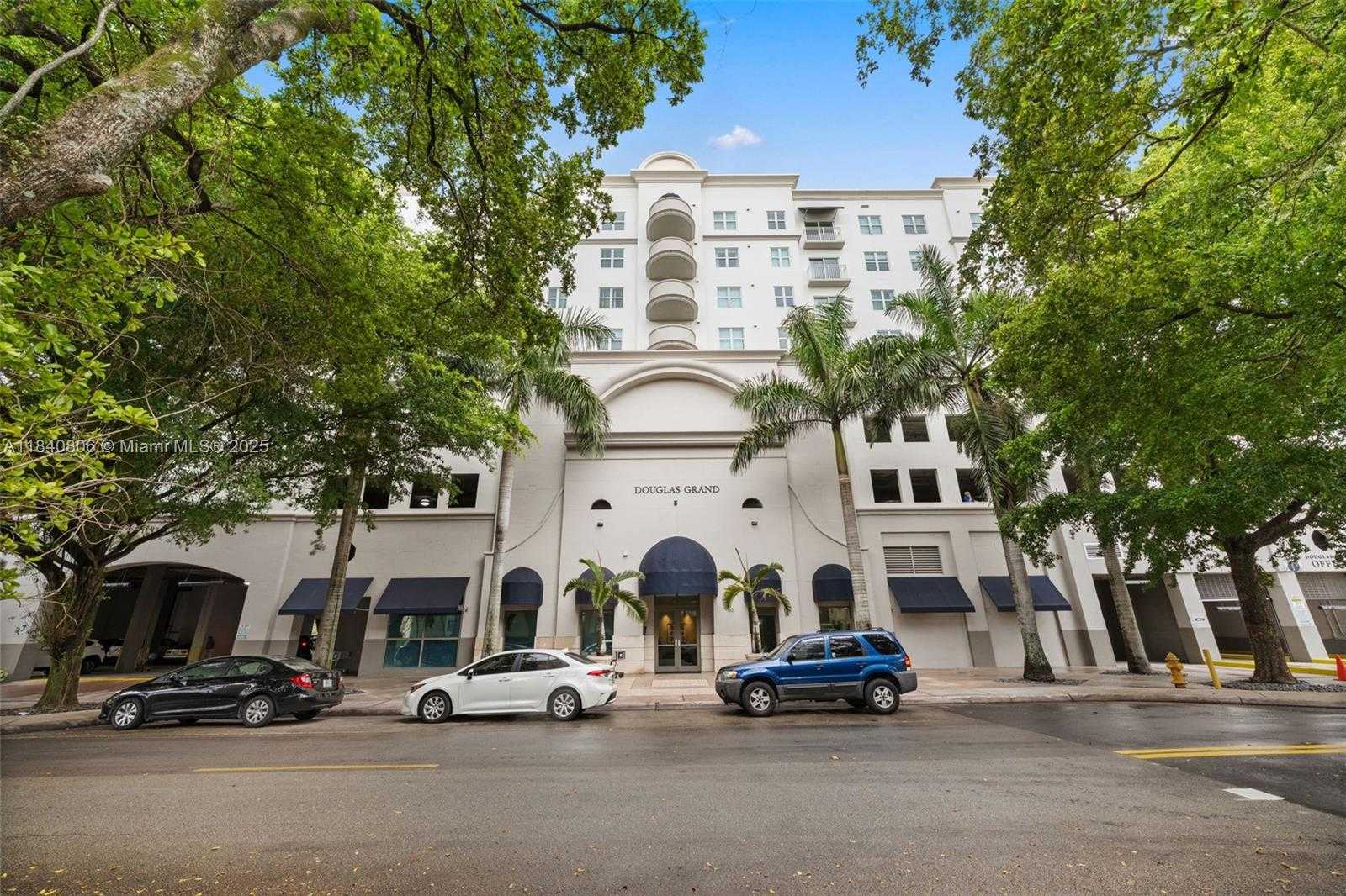 Small Image of 50 MENORES AVE #812, Coral Gables Number 16
