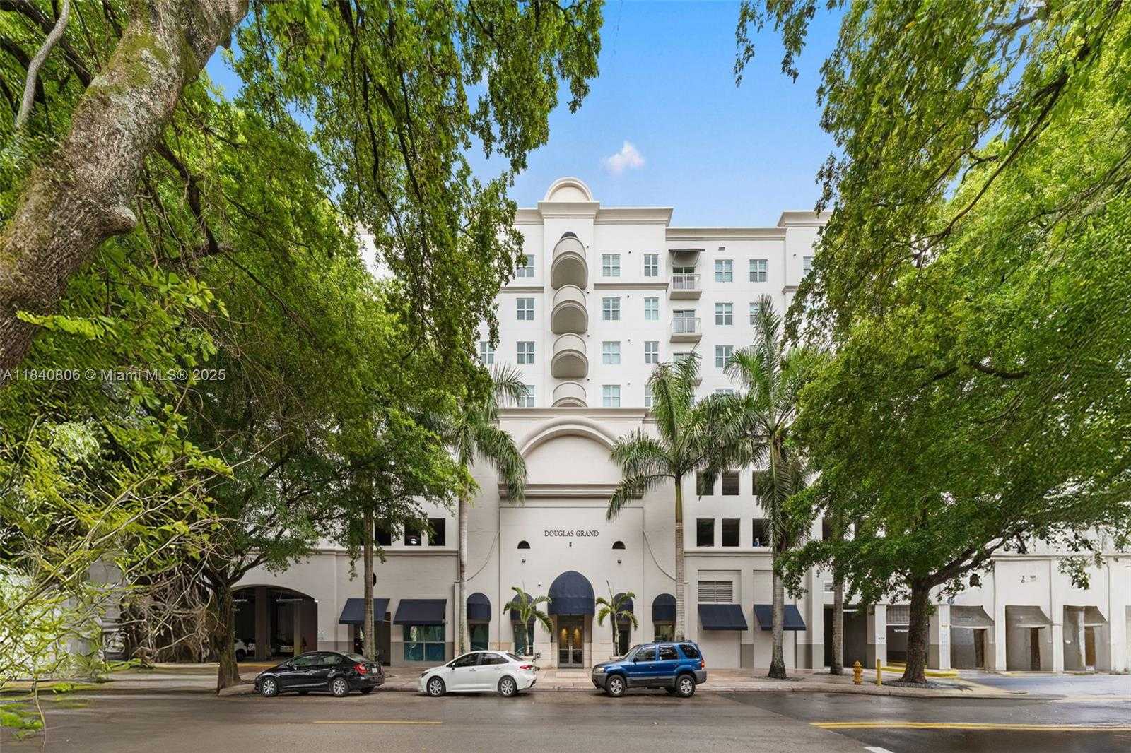 Small Image of 50 MENORES AVE #812, Coral Gables Number 17