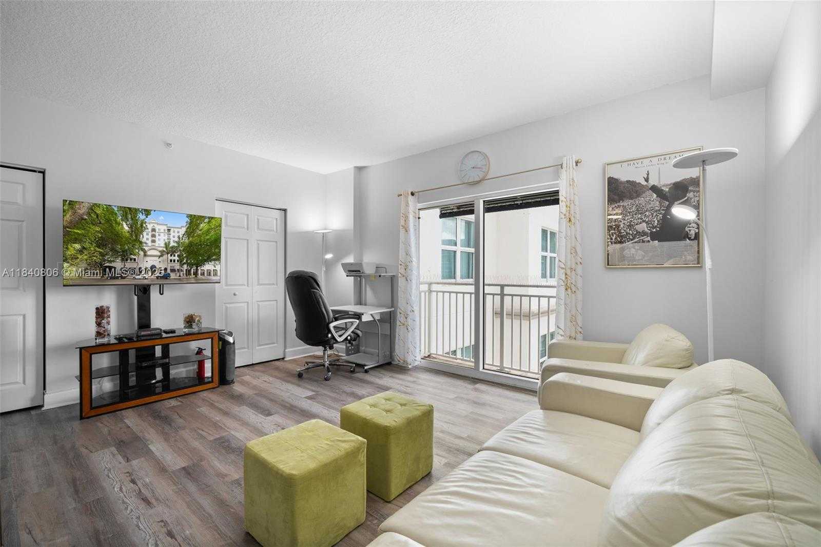 Small Image of 50 MENORES AVE #812, Coral Gables Number 2