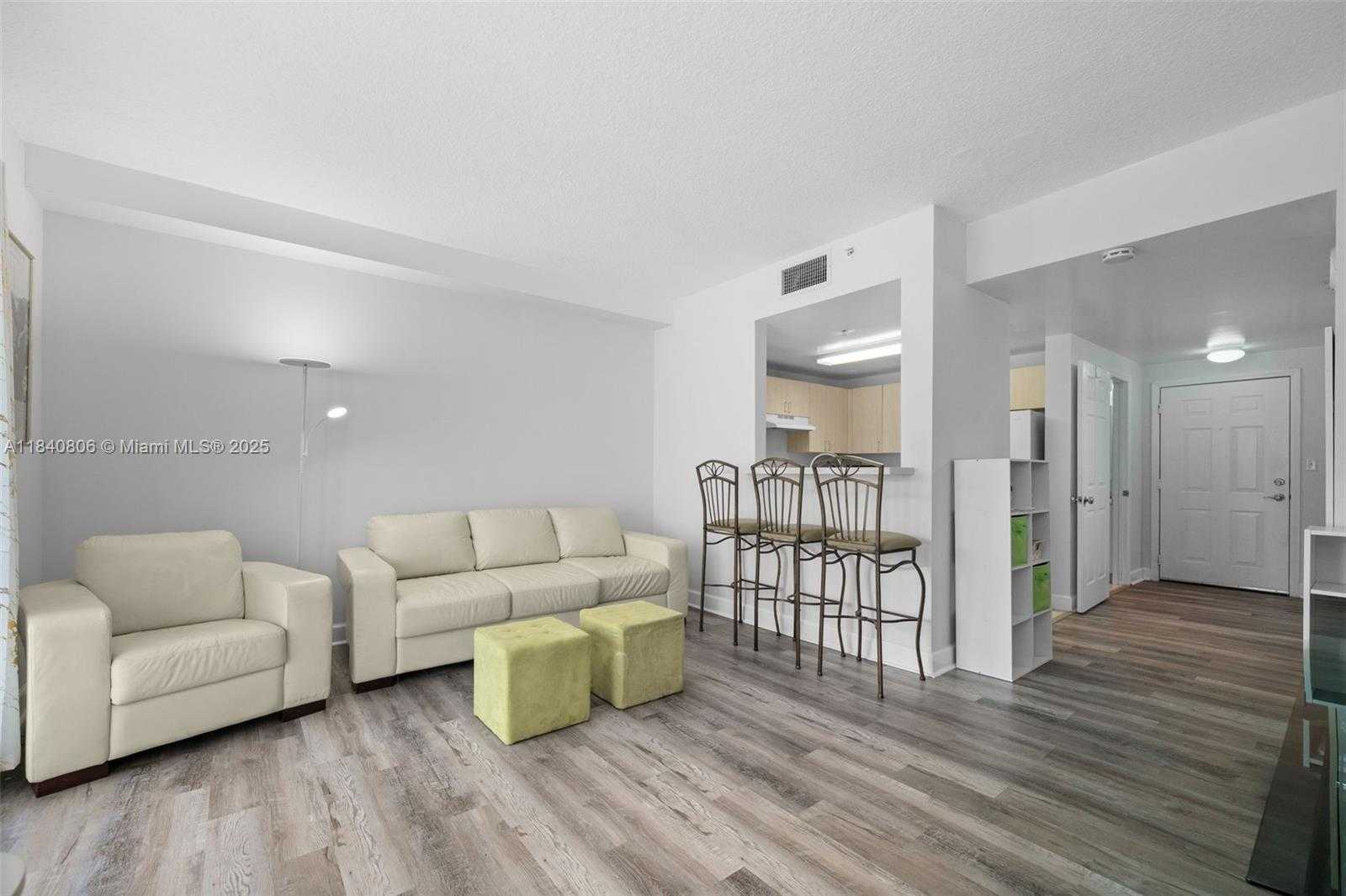 Small Image of 50 MENORES AVE #812, Coral Gables Number 3