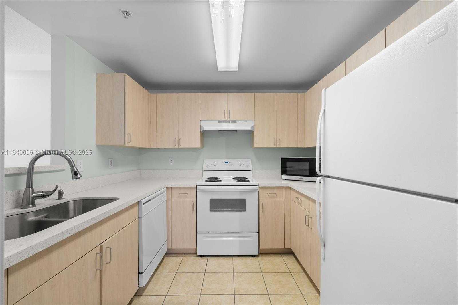 Small Image of 50 MENORES AVE #812, Coral Gables Number 6