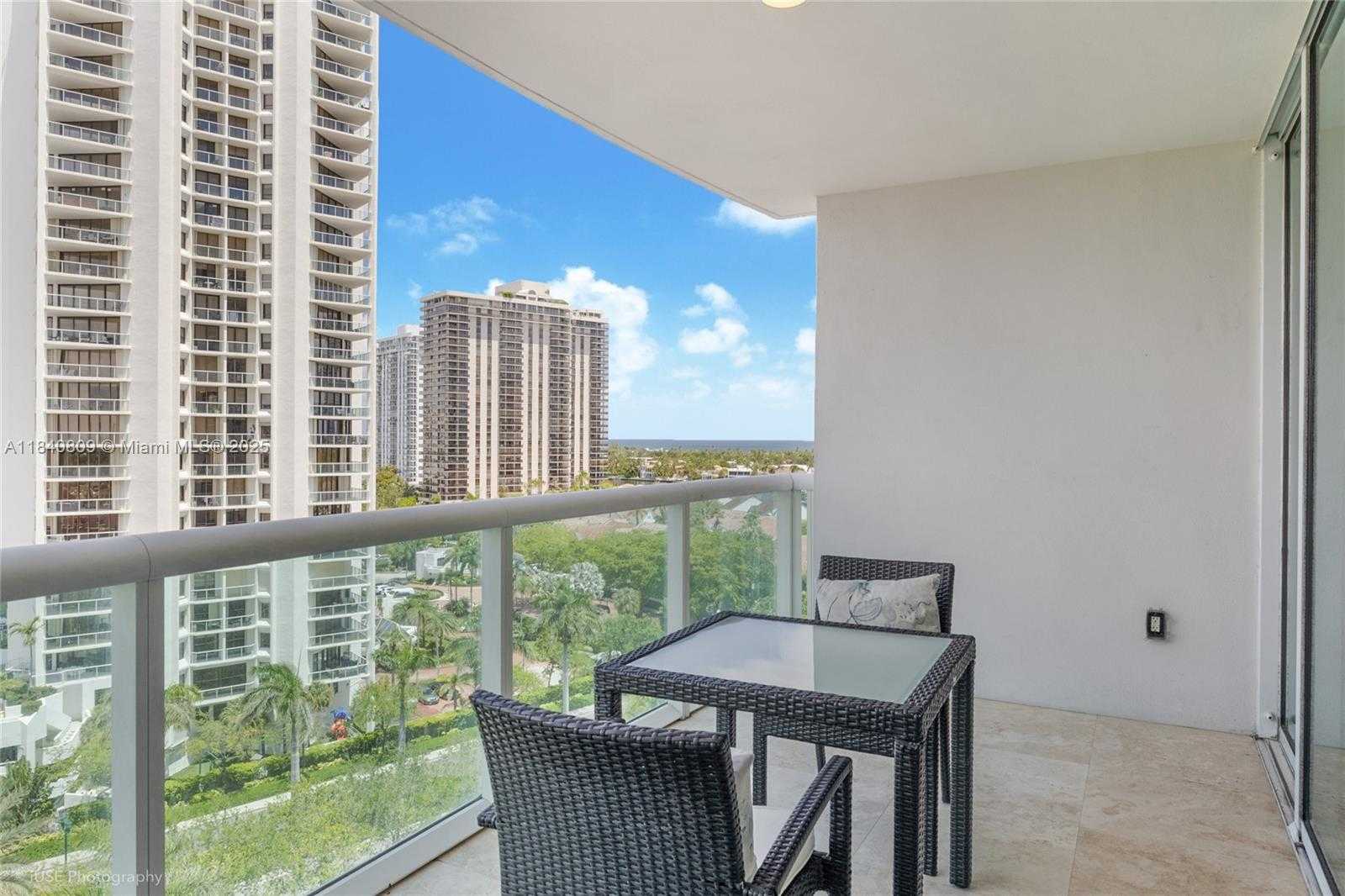 Small Image of 19400 TURNBERRY WAY #922, Aventura Number 10