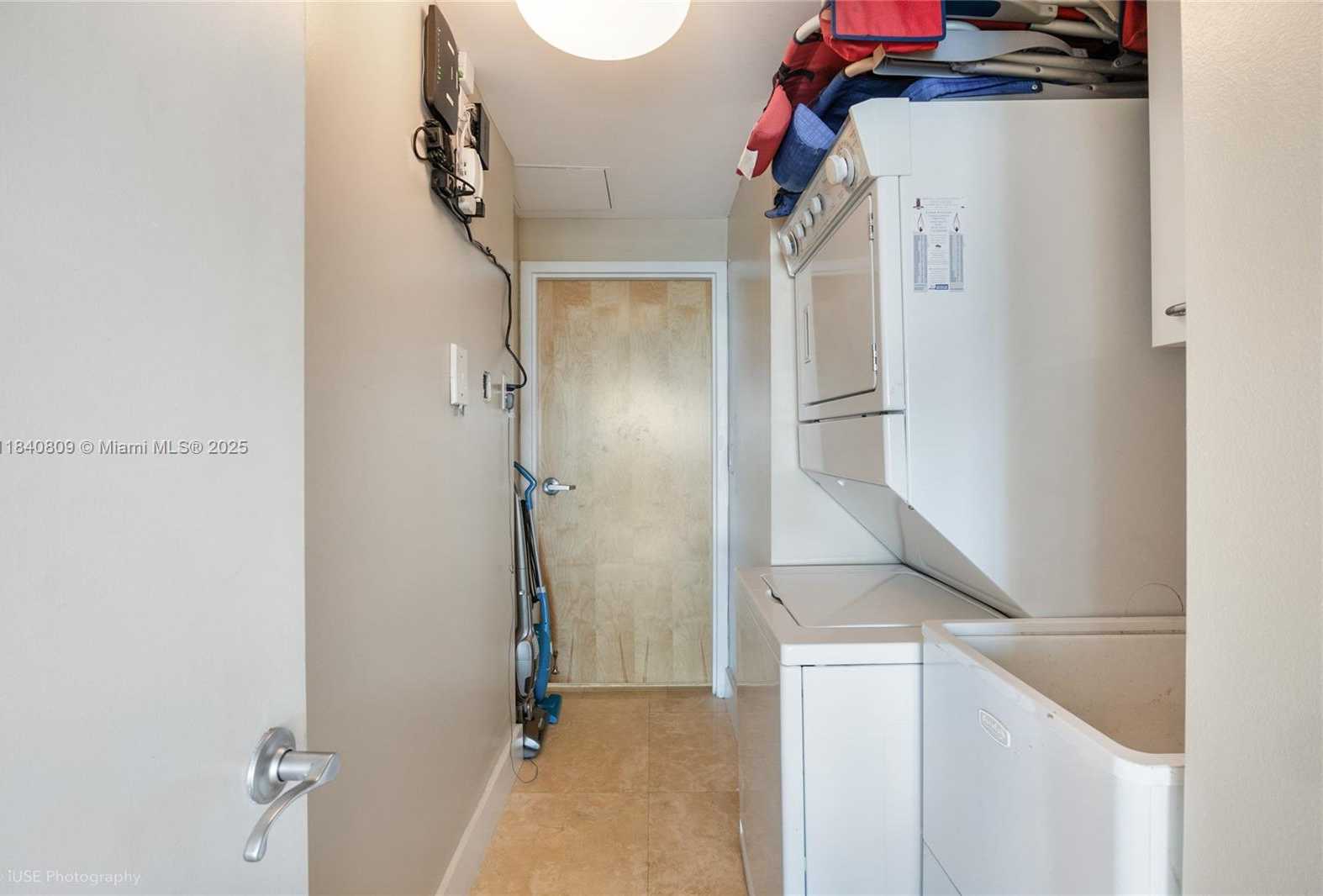Small Image of 19400 TURNBERRY WAY #922, Aventura Number 12
