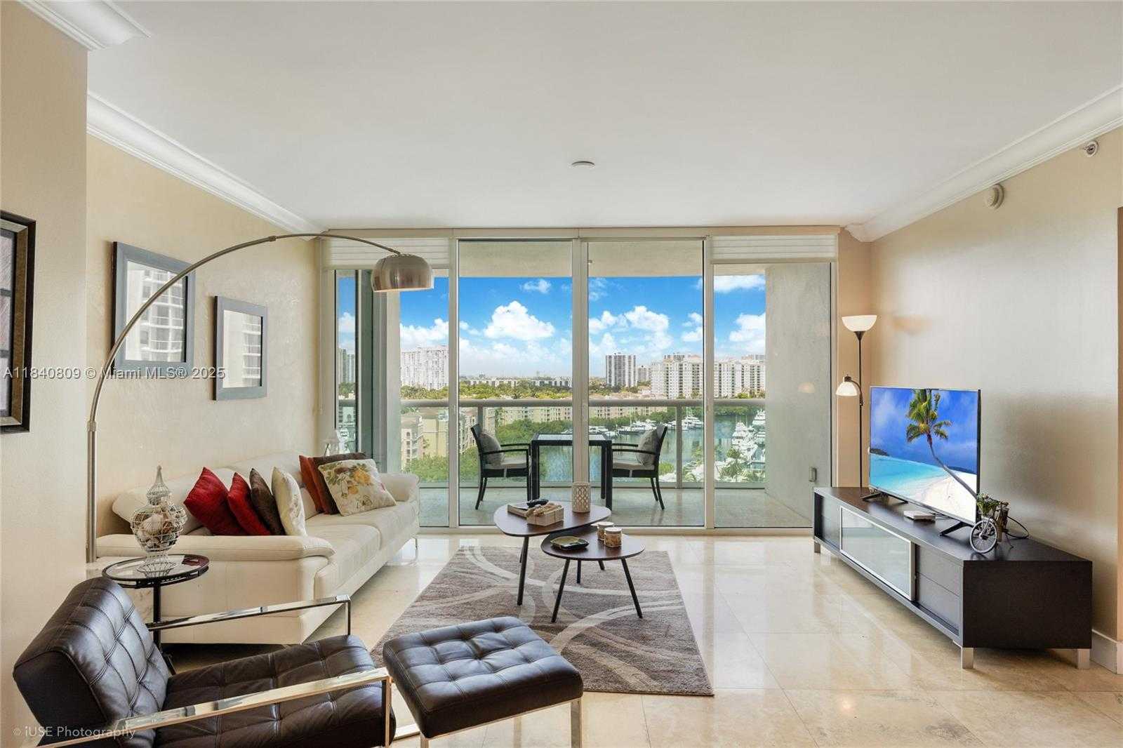 Small Image of 19400 TURNBERRY WAY #922, Aventura Number 3