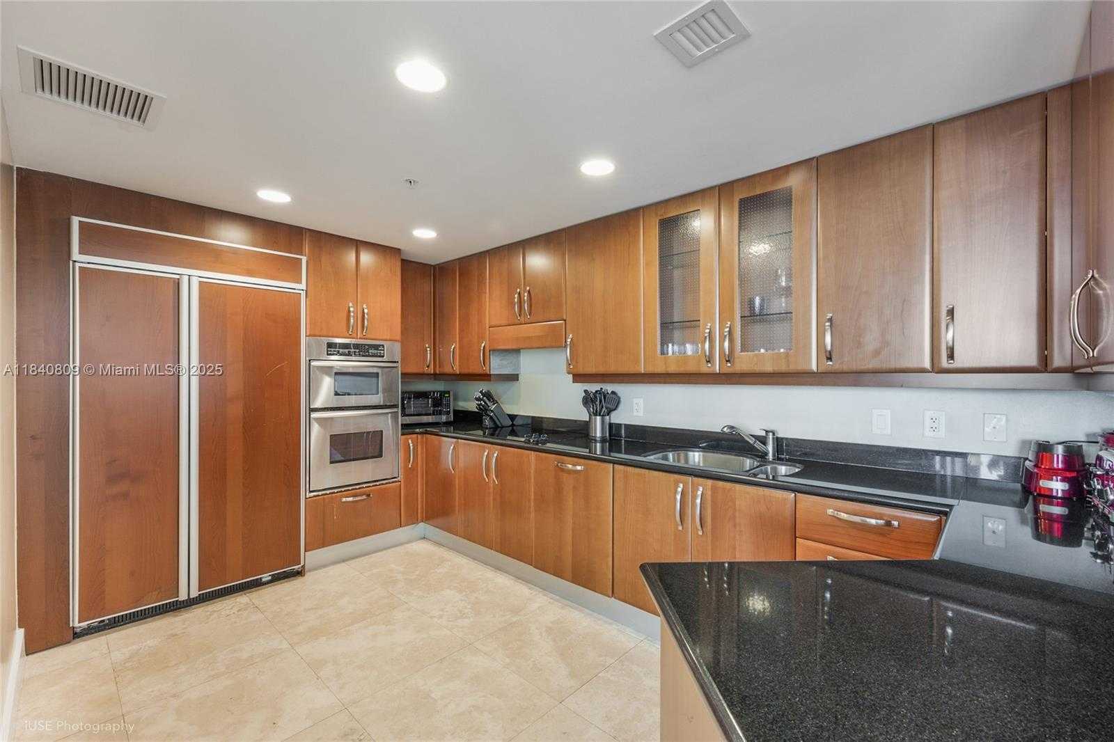Small Image of 19400 TURNBERRY WAY #922, Aventura Number 4