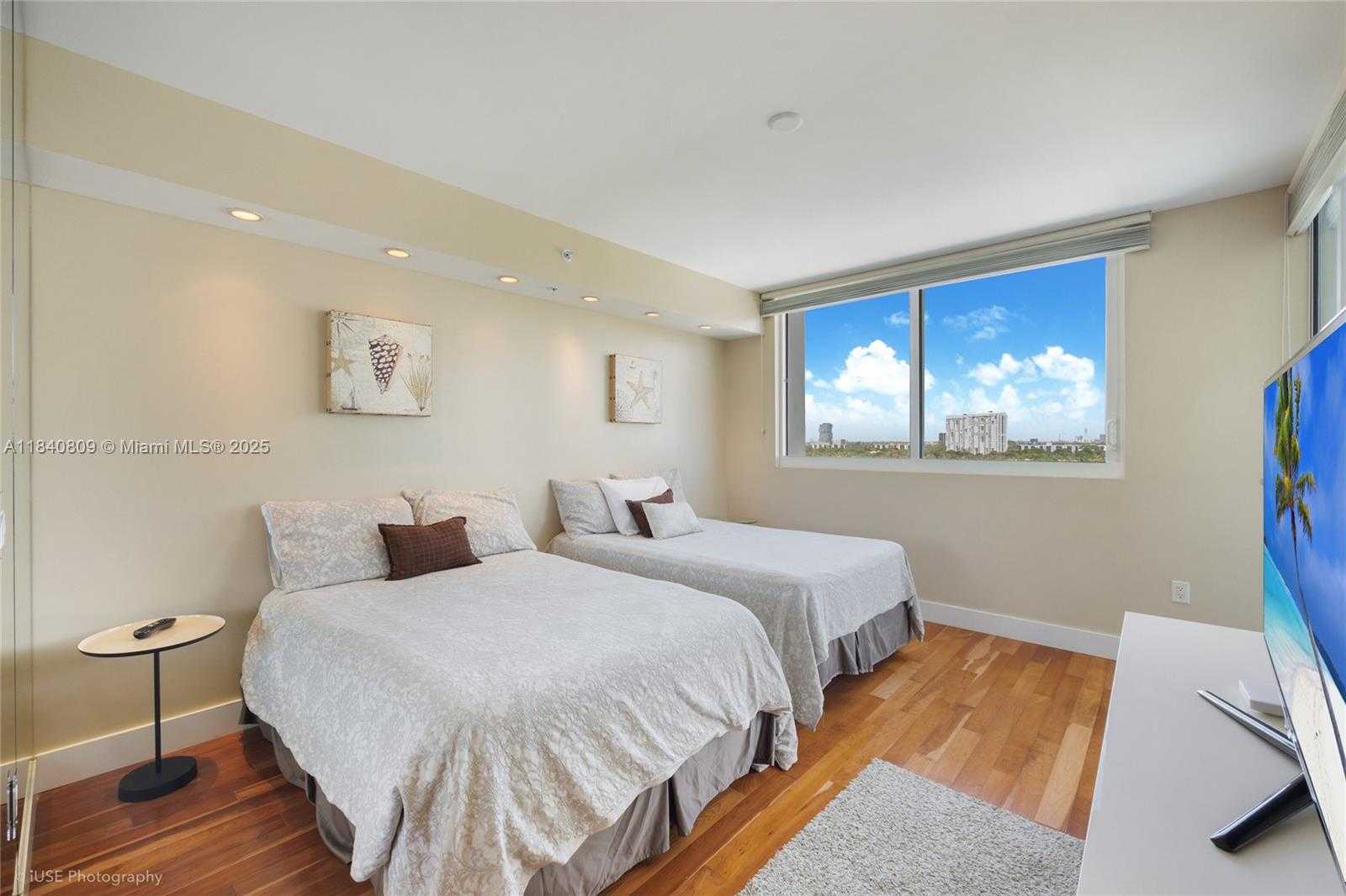 Small Image of 19400 TURNBERRY WAY #922, Aventura Number 5