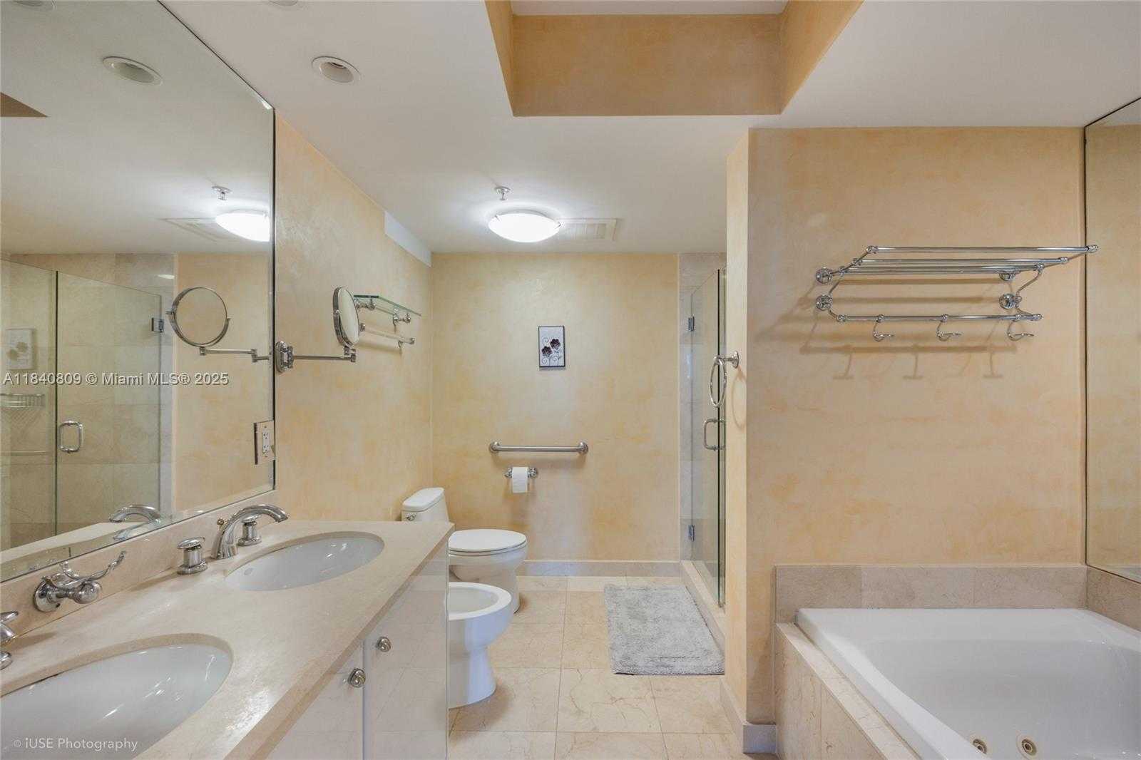 Small Image of 19400 TURNBERRY WAY #922, Aventura Number 6