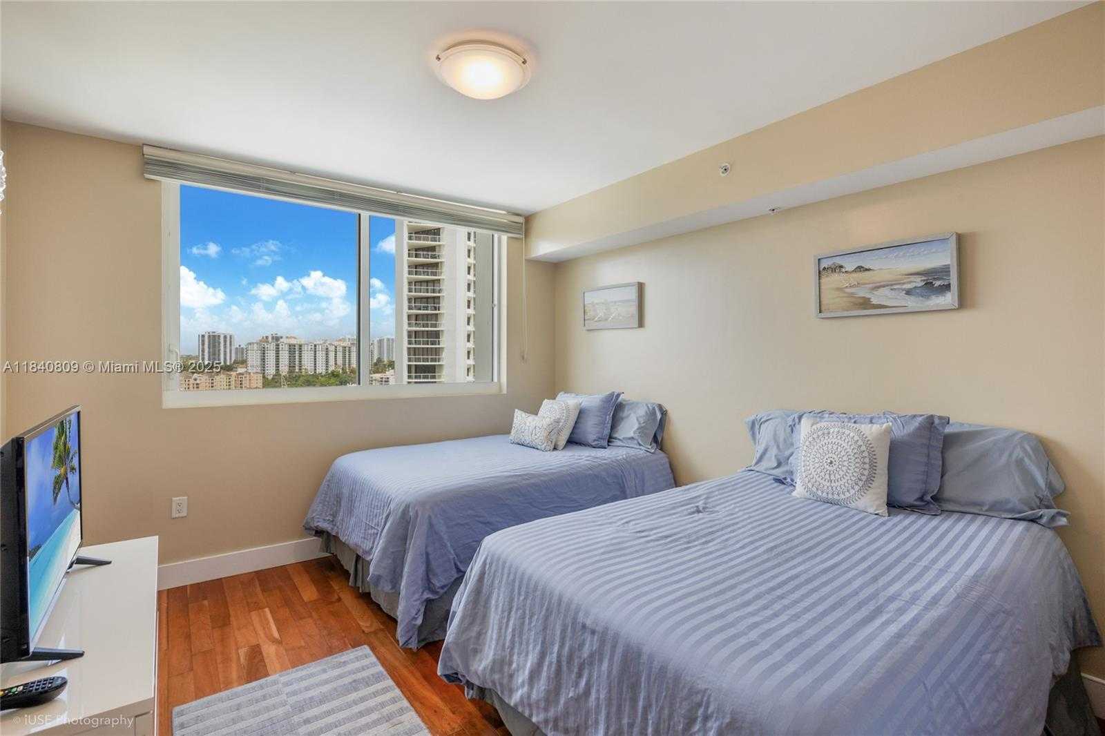 Small Image of 19400 TURNBERRY WAY #922, Aventura Number 8