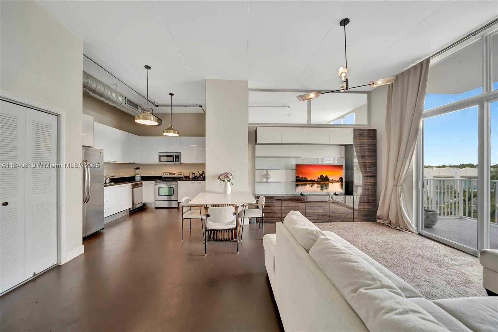 Small Image of 2100 VAN BUREN ST #421, Hollywood Number 10