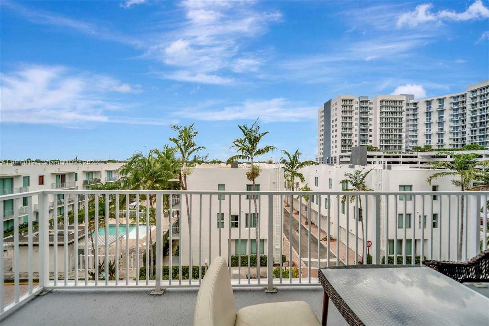 Small Image of 2100 VAN BUREN ST #421, Hollywood Number 12