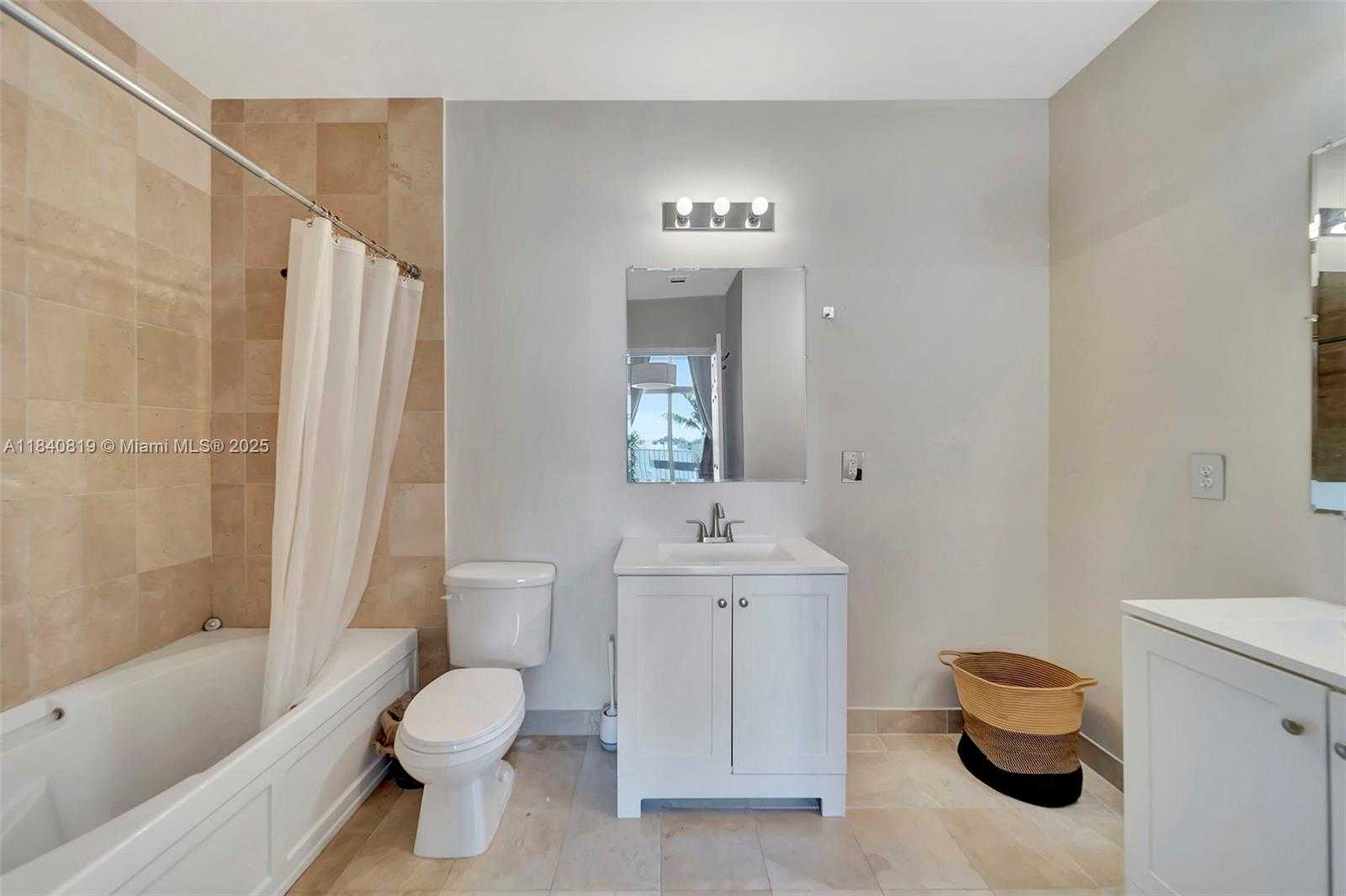 Small Image of 2100 VAN BUREN ST #421, Hollywood Number 14