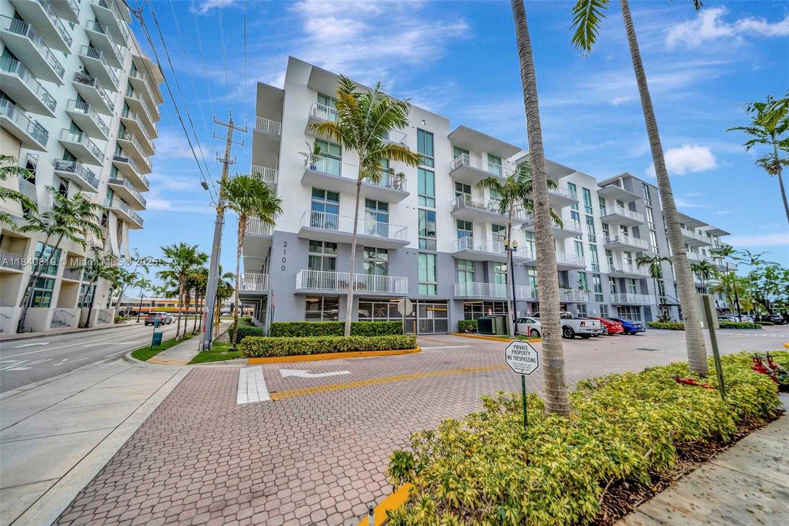 Small Image of 2100 VAN BUREN ST #421, Hollywood Number 27