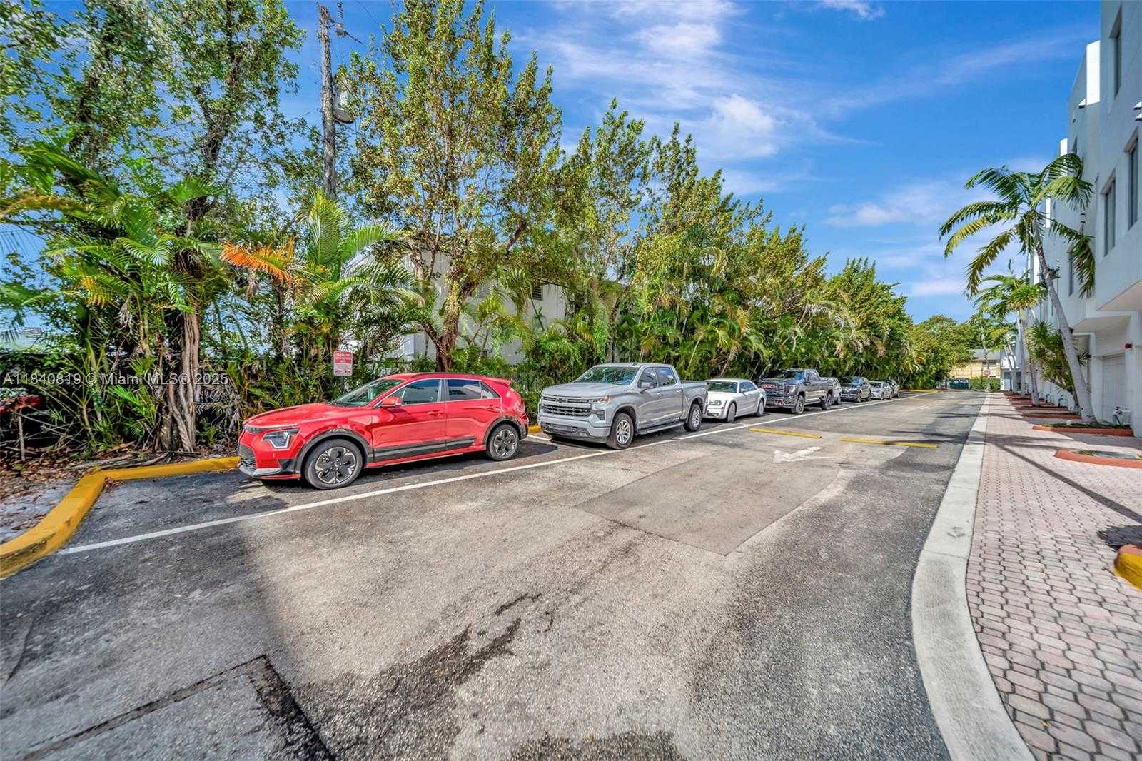 Small Image of 2100 VAN BUREN ST #421, Hollywood Number 28