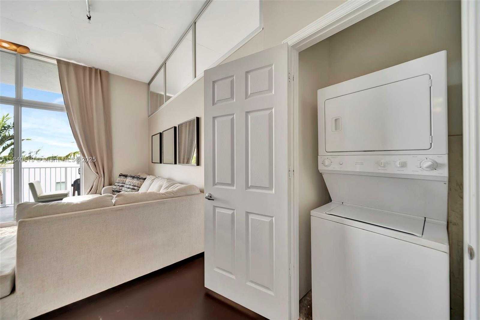 Small Image of 2100 VAN BUREN ST #421, Hollywood Number 3