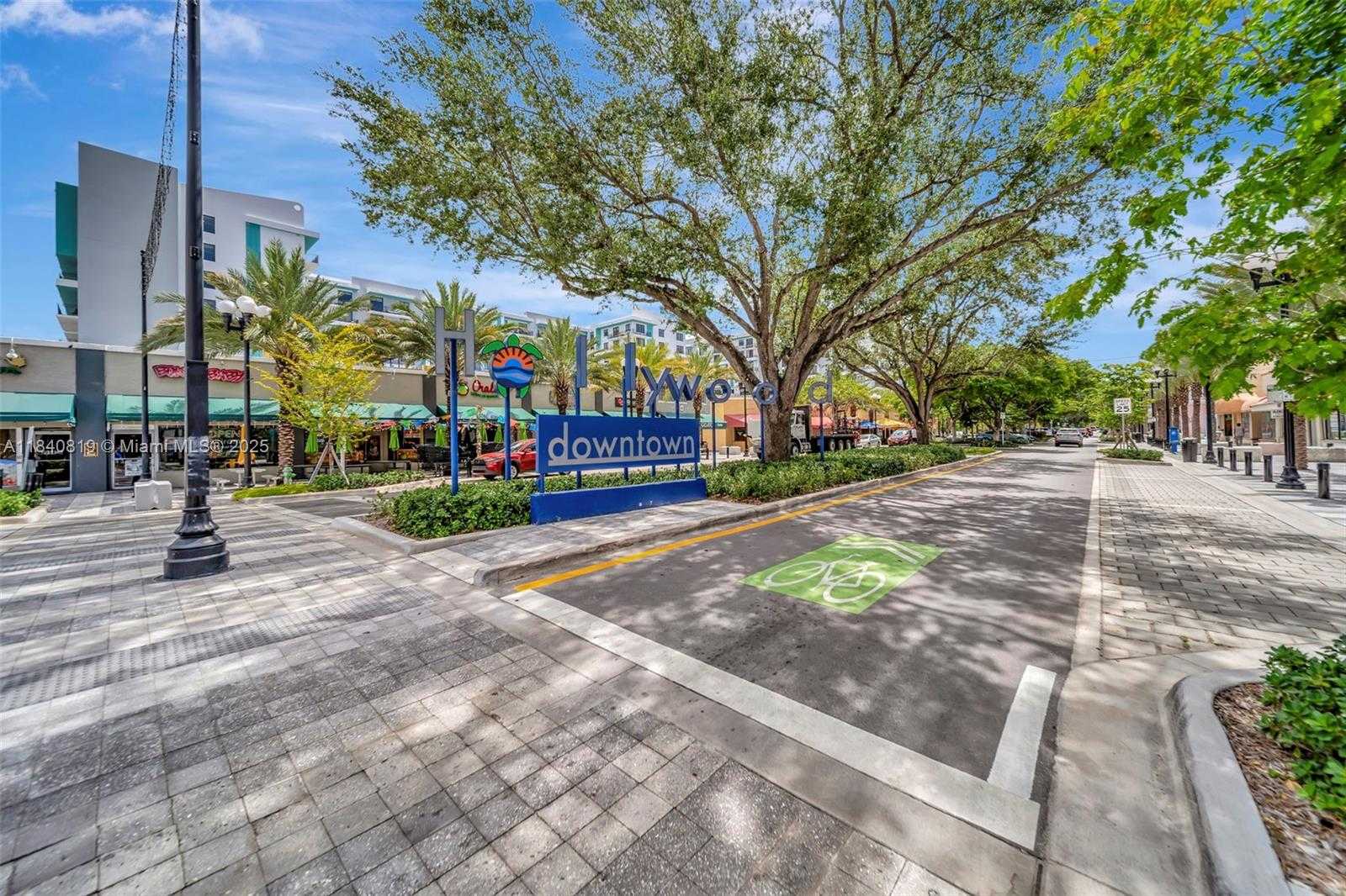 Small Image of 2100 VAN BUREN ST #421, Hollywood Number 32