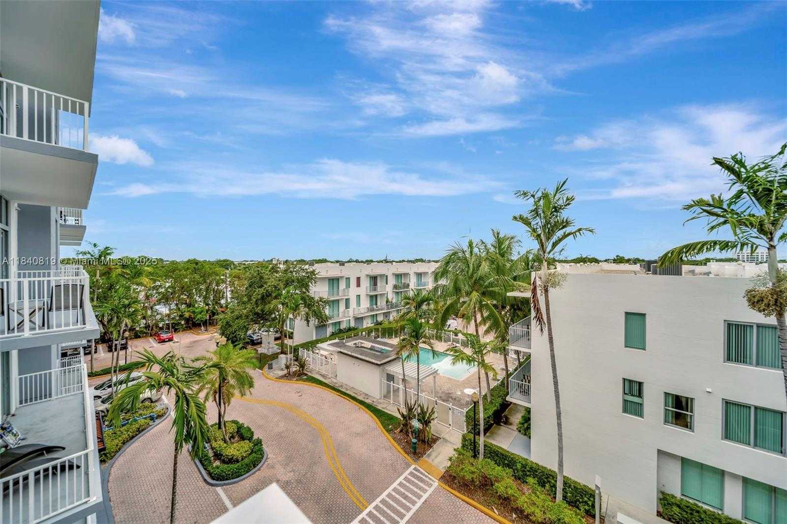 Small Image of 2100 VAN BUREN ST #421, Hollywood Number 5