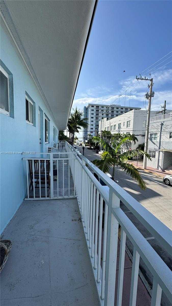 Small Image of 401 COLLINS AVE #15, Miami Beach Number 5
