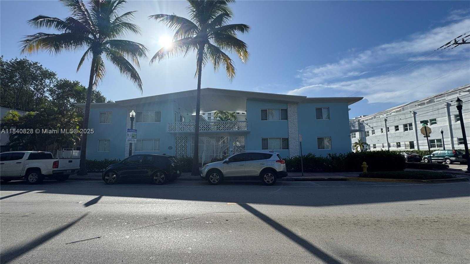 Small Image of 401 COLLINS AVE #15, Miami Beach Number 6